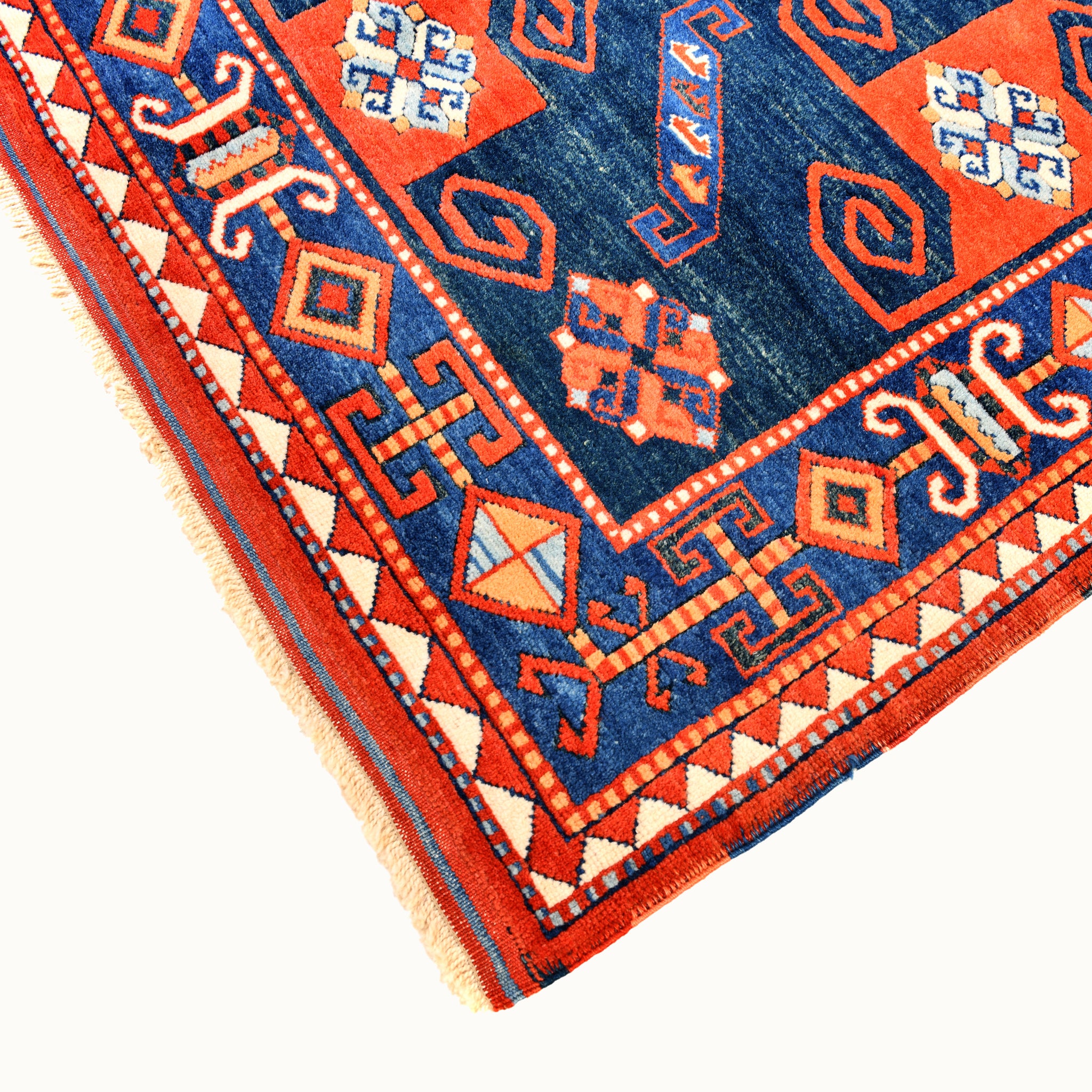 4x6 hand-knotted vintage wool area rug for your living room, bedroom and kitchen